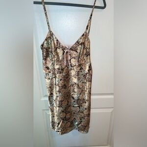 Vintage 1990s Adonna short night gown - size large